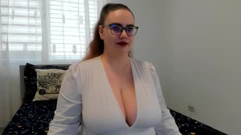 Amira Vyxen online show from 2, 3, 2026