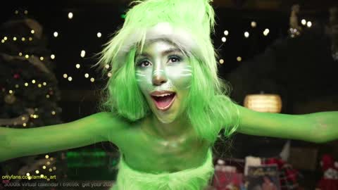 Snapshot of amnie_ chatting on 19, 12, 2025 RETURN 30TH 100 explicit on online show from 19, 12, 2025