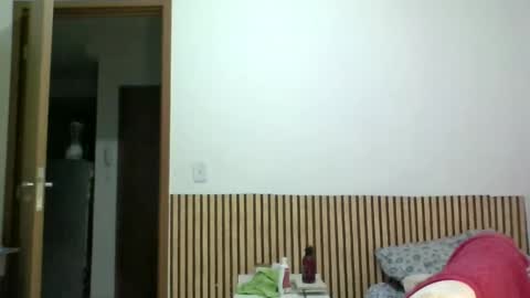 amputeeluna online show from 20, 2, 2025