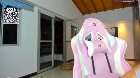 Snapshot of amy_coquette chatting on 10, 1, 2025  CARO GOMEZ online show from 10, 1, 2025