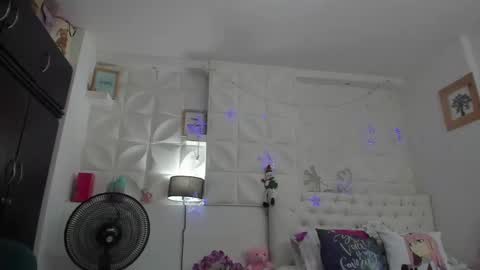 Amy Caroland online show from 31, 12, 2024