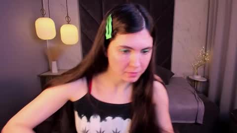 Snapshot of amy_yma chatting on 5, 11, 2025 Amy online show from 5, 11, 2025