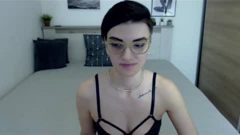 Snapshot of amylexy chatting on 1, 2, 2025 Hi there guys  My pleasure in your hands  pvt is open online show from 1, 2, 2025