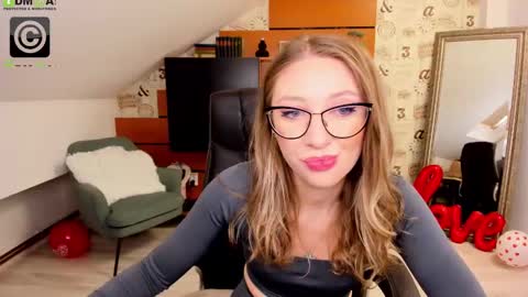 Snapshot of amyrossie chatting on 21, 2, 2025 AmyRossie online show from 21, 2, 2025