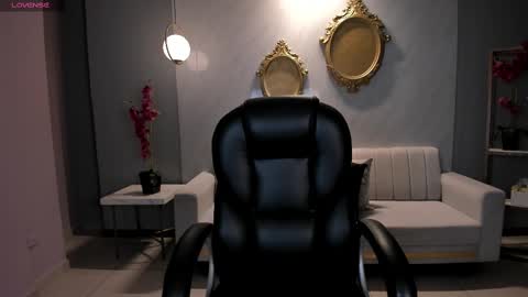 AMY WALKER online show from 7, 2, 2025