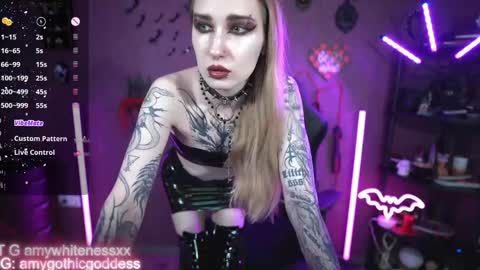 Snapshot of amywhitenessxx chatting on 22, 5, 2026 Amy switch Goddess divine Mistress online show from 22, 5, 2026