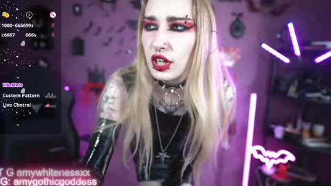 Snapshot of amywhitenessxx chatting on 6, 6, 2026 Amy switch Goddess divine Mistress online show from 6, 6, 2026