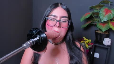 amywhitte_ online show from 9, 4, 2026