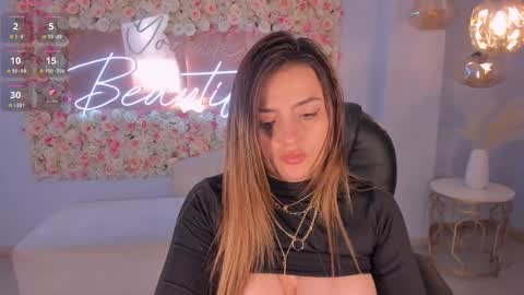 Snapshot of amywoods chatting on 28, 12, 2024    online show from 28, 12, 2024