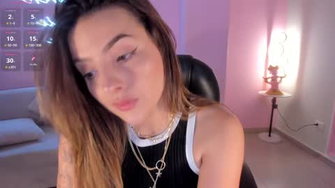 Snapshot of amywoods chatting on 28, 12, 2024    online show from 28, 12, 2024