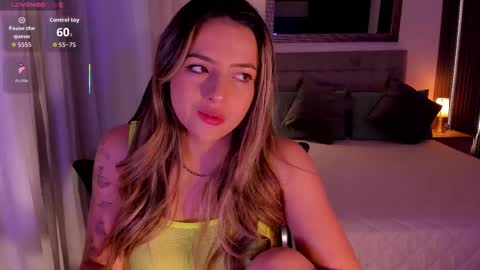 Snapshot of amywoods chatting on 25, 10, 2025    online show from 25, 10, 2025