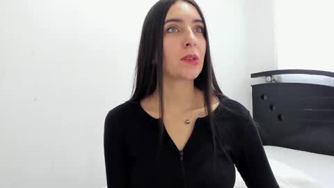 Snapshot of ana_castilo chatting on 28, 12, 2024 Ana  IG an castillo 1 online show from 28, 12, 2024