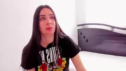 Snapshot of ana_castilo chatting on 30, 12, 2024 Ana  IG an castillo 1 online show from 30, 12, 2024