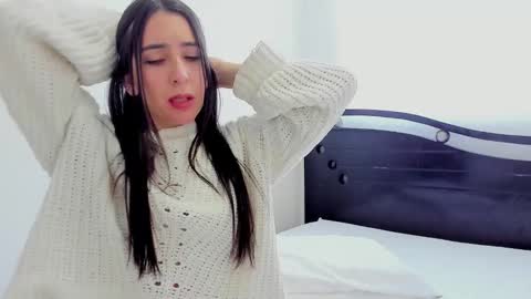 Snapshot of ana_castilo chatting on 12, 1, 2025 Ana  IG an castillo 1 online show from 12, 1, 2025