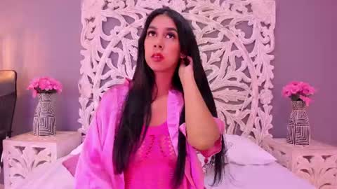 Snapshot of ana_gonzalez chatting on 8, 7, 2026 Ana Gonzalez online show from 8, 7, 2026