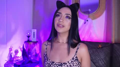 Snapshot of ana_riveros chatting on 20, 10, 2025 online show from 20, 10, 2025