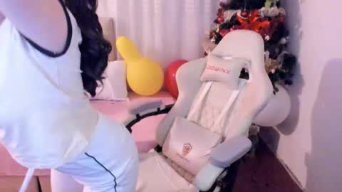 Im anna but you can call me as you want online show from 21, 11, 2025