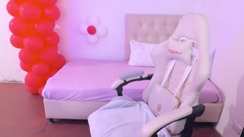 Im anna but you can call me as you want online show from 13, 3, 2026