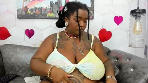 Snapshot of anaa_fuentes chatting on 17, 2, 2025 ANNA FUENTES online show from 17, 2, 2025