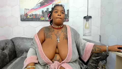 Snapshot of anaa_fuentes chatting on 5, 3, 2025 ANNA FUENTES online show from 5, 3, 2025