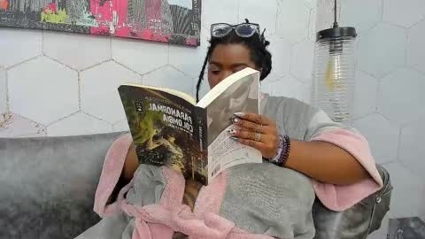 Snapshot of anaa_fuentes chatting on 6, 3, 2025 ANNA FUENTES online show from 6, 3, 2025