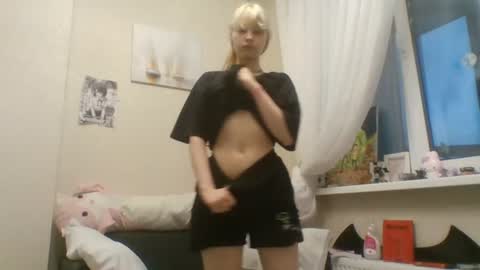 Snapshot of anabelbrando chatting on 15, 7, 2026 Malvina online show from 15, 7, 2026