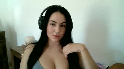 Snapshot of anabelenogueira1 chatting on 5, 6, 2026 anabelenogueira1 online show from 5, 6, 2026