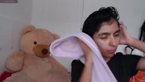 Anahi Browns online show from 4, 2, 2026