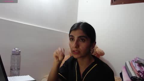 Snapshot of anahibrowns95 chatting on 10, 4, 2026 Anahi Browns online show from 10, 4, 2026