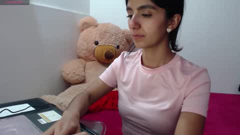 Snapshot of anahibrowns95 chatting on 14, 5, 2026 Anahi Browns online show from 14, 5, 2026