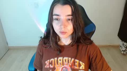 Snapshot of anarosse__ chatting on 6, 3, 2025 ana 3 online show from 6, 3, 2025