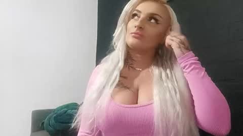 Snapshot of anastasiaamore chatting on 2, 11, 2025 AnastasiaAmore online show from 2, 11, 2025