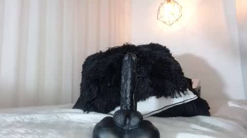 Anna .. online show from 6, 2, 2025