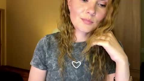 Snapshot of anavelle chatting on 10, 6, 2026 Ana online show from 10, 6, 2026