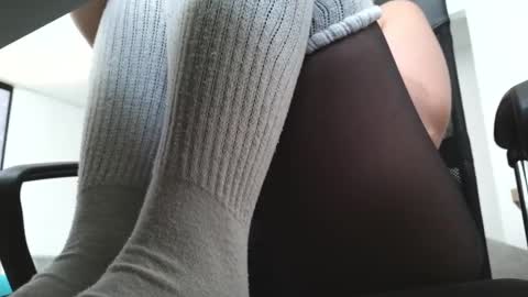   online show from 1, 4, 2026