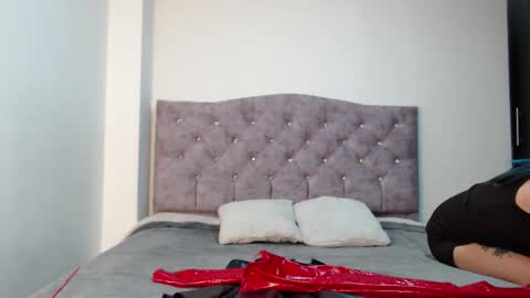 Snapshot of andrasla chatting on 13, 9, 2025 Andras online show from 13, 9, 2025