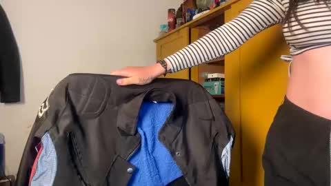 Snapshot of andrea_1011 chatting on 11, 12, 2024 Andrea online show from 11, 12, 2024