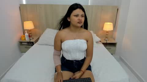 Snapshot of andrea_caicedo chatting on 1, 10, 2025 Andrea Caicedo online show from 1, 10, 2025