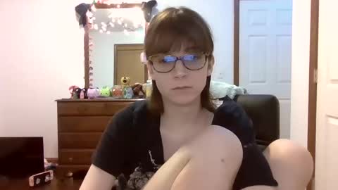 Snapshot of andrea_davenport chatting on 4, 1, 2025 andrea online show from 4, 1, 2025