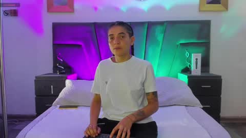 Snapshot of andreaandkarina chatting on 19, 1, 2025 Andrea Karina online show from 19, 1, 2025