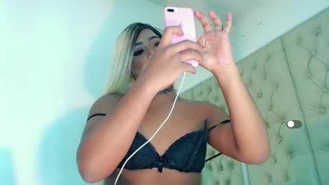 Andrea online show from 8, 3, 2025