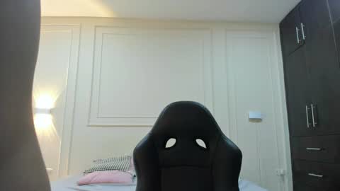 Snapshot of andres_stud chatting on 13, 6, 2026 andres_stud online show from 13, 6, 2026