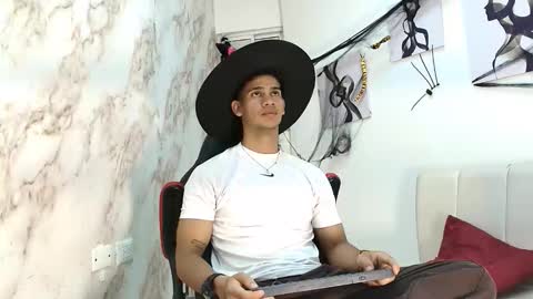 Snapshot of andres_stud777 chatting on 20, 10, 2025 ANDRES online show from 20, 10, 2025