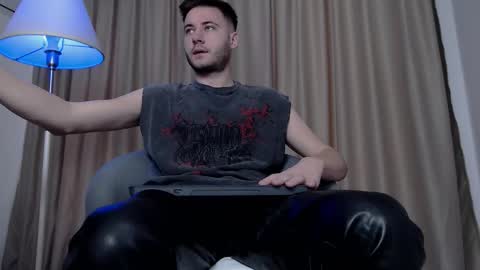 Snapshot of andrew2305 chatting on 14, 11, 2025 Justin Andrew online show from 14, 11, 2025