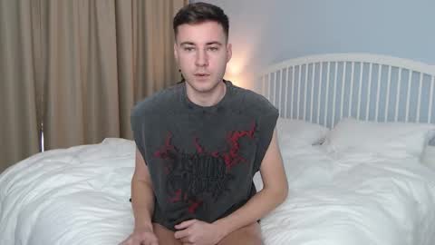 Snapshot of andrew2305 chatting on 16, 11, 2025 Justin Andrew online show from 16, 11, 2025