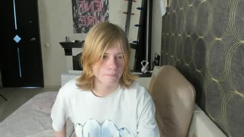 Snapshot of andrew_bolden chatting on 26, 4, 2026 Andrew online show from 26, 4, 2026