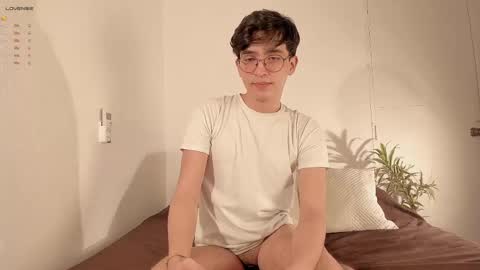 Snapshot of andrew_luxo chatting on 1, 3, 2025 andrew_luxo online show from 1, 3, 2025