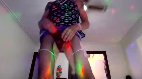 Snapshot of andrewgennie chatting on 22, 10, 2025 andrewgennie online show from 22, 10, 2025