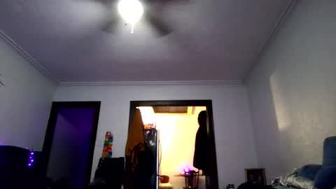 Snapshot of andrewgennie chatting on 30, 4, 2026 andrewgennie online show from 30, 4, 2026