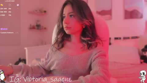 Victoria Senz  online show from 1, 3, 2025